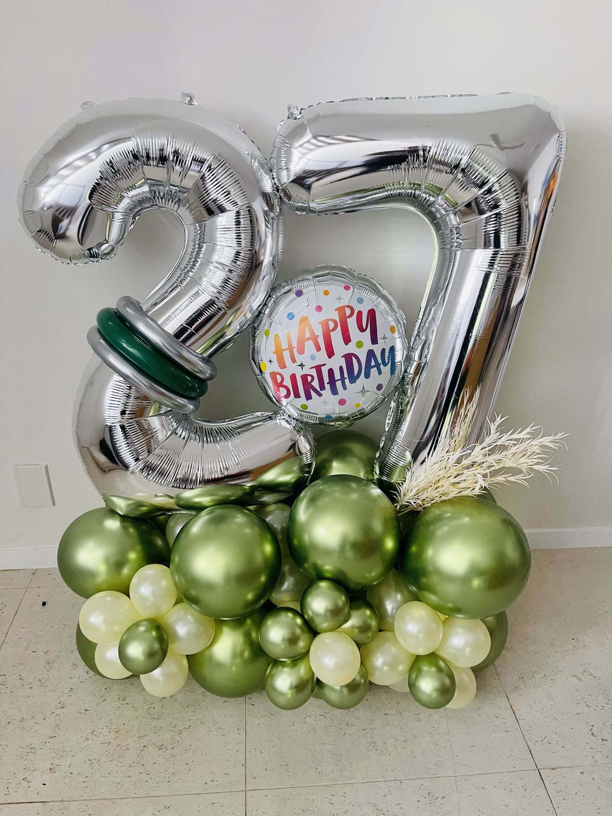 Number balloon centrepiece